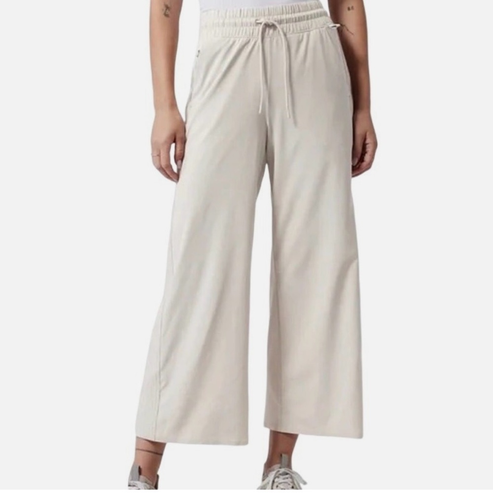 Athleta Avenue Cream Cropped Ankle Pants, sz 10